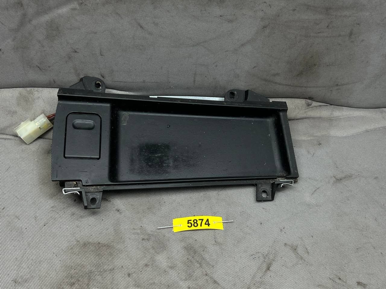 BMW 5 E39 — Прикуриватель, фото 1