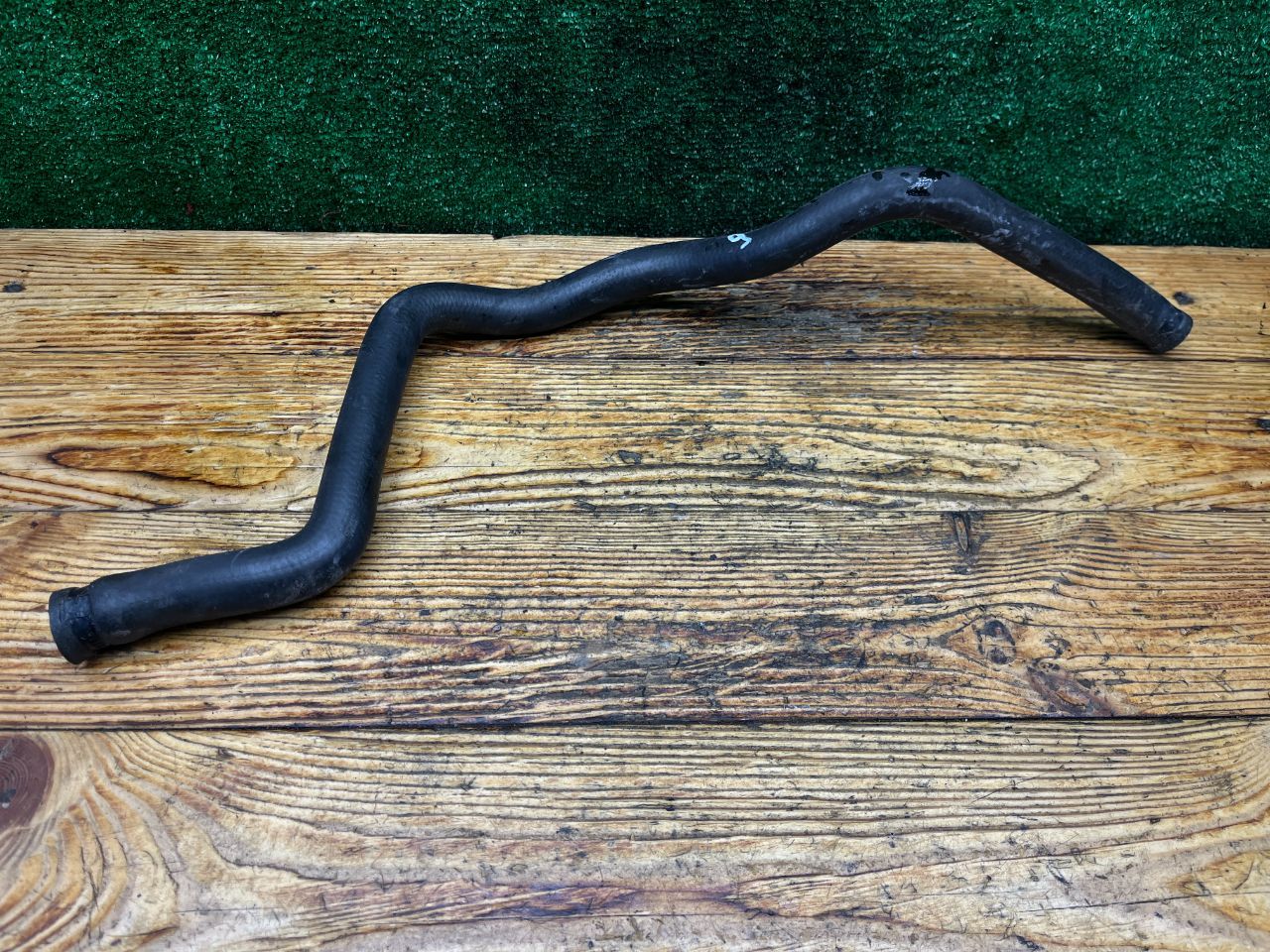 Патрубок отопителя (печки)