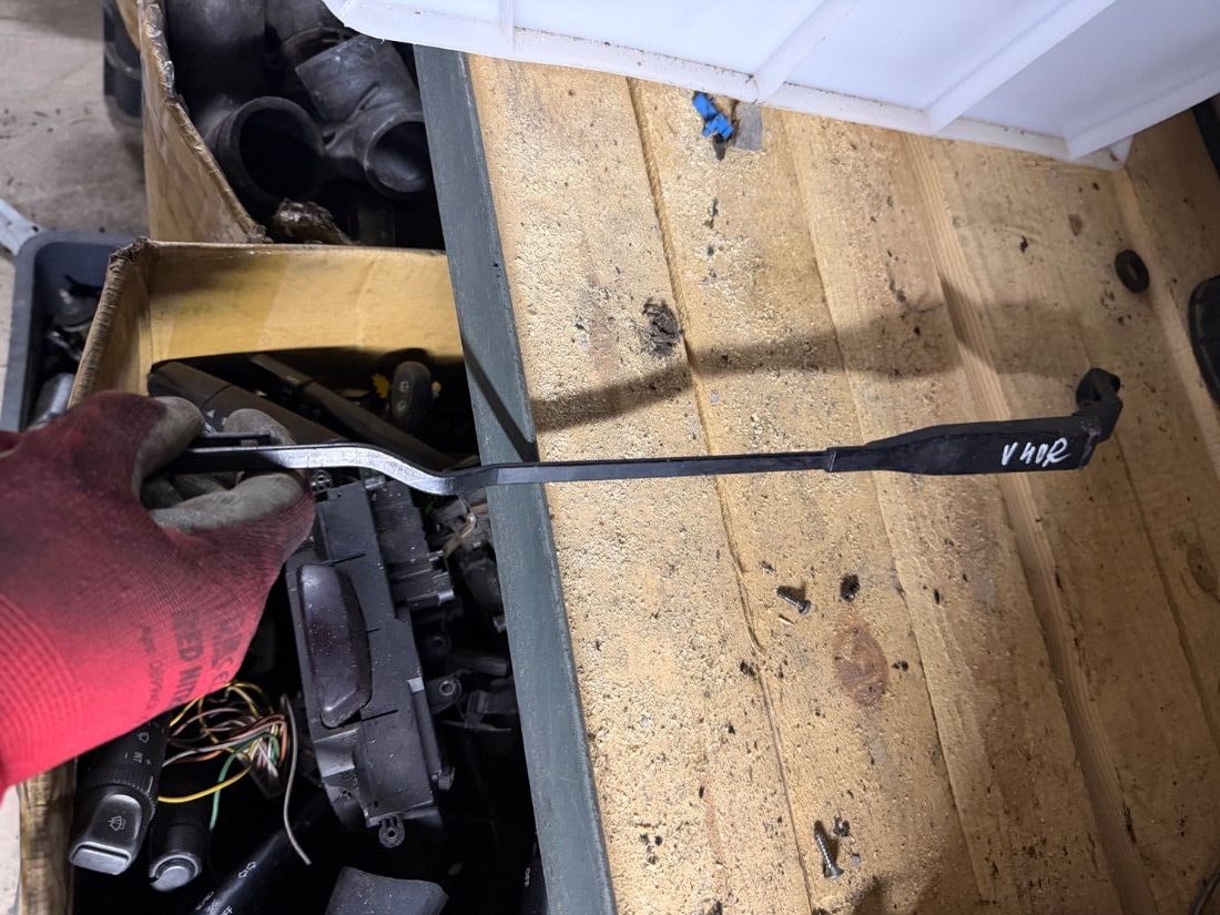 Щеткодержатели (поводок стеклоочистителя, дворник)