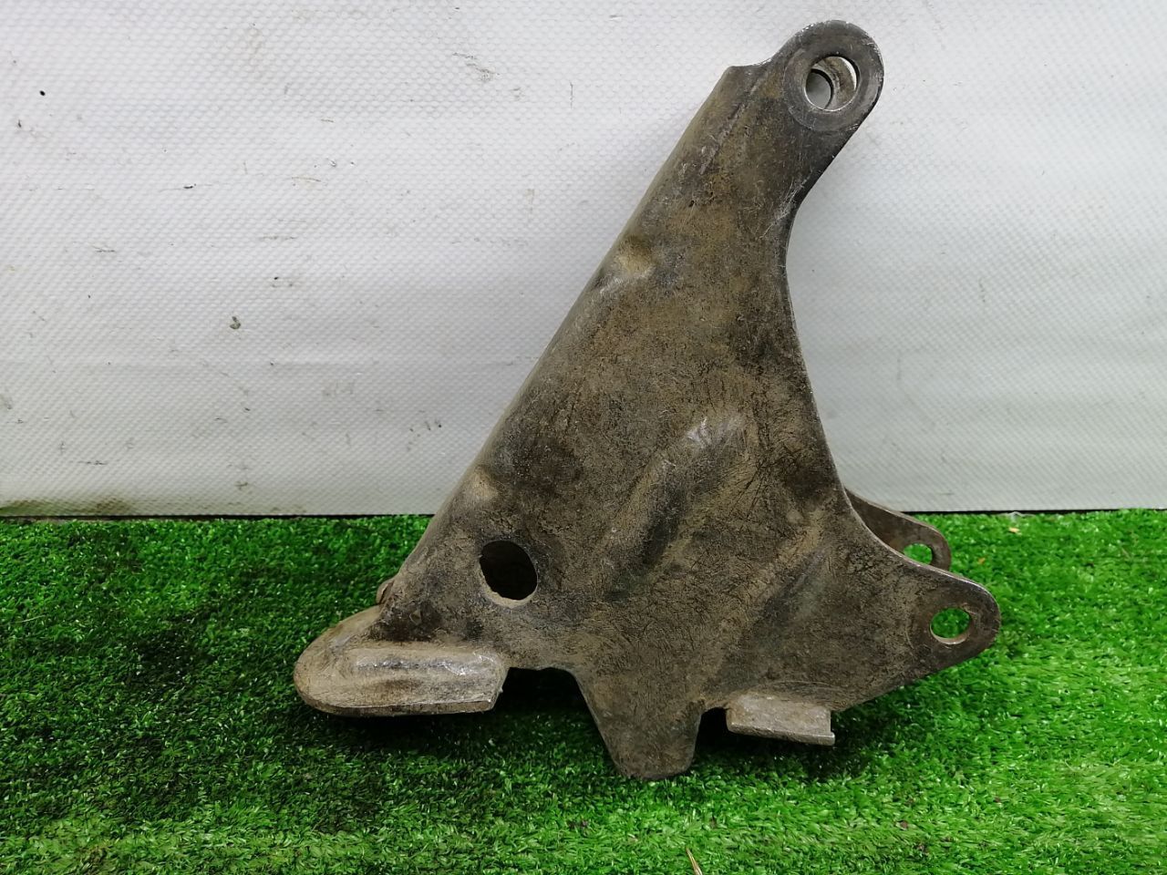 Кронштейн двигателя