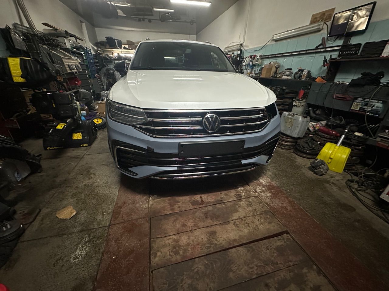 Бампер передний Volkswagen Tiguan 2 (2016 - 2026)