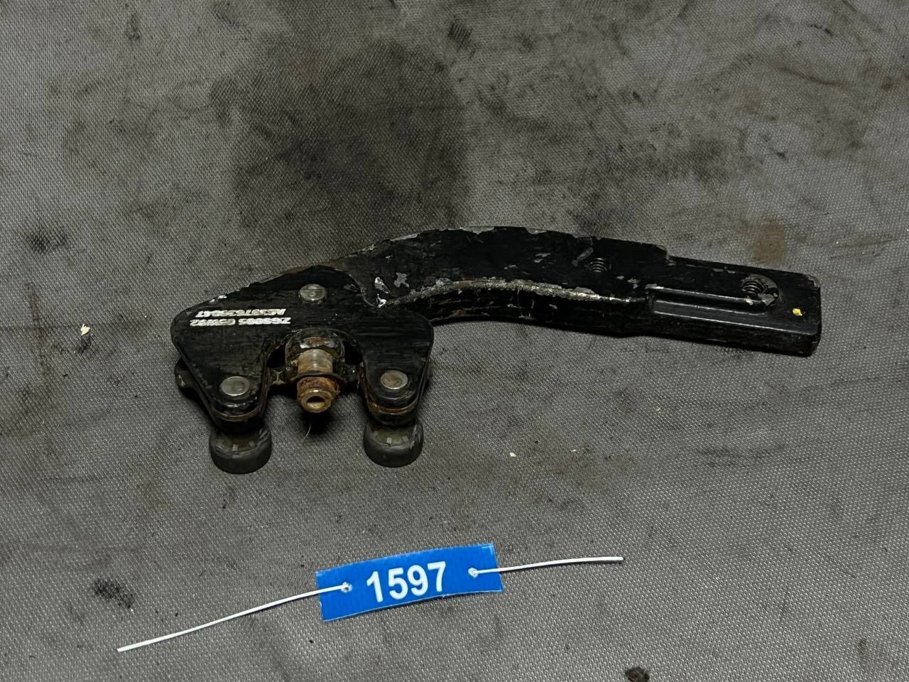 Mercedes Vito W639 — Ролик двери сдвижной, фото 1