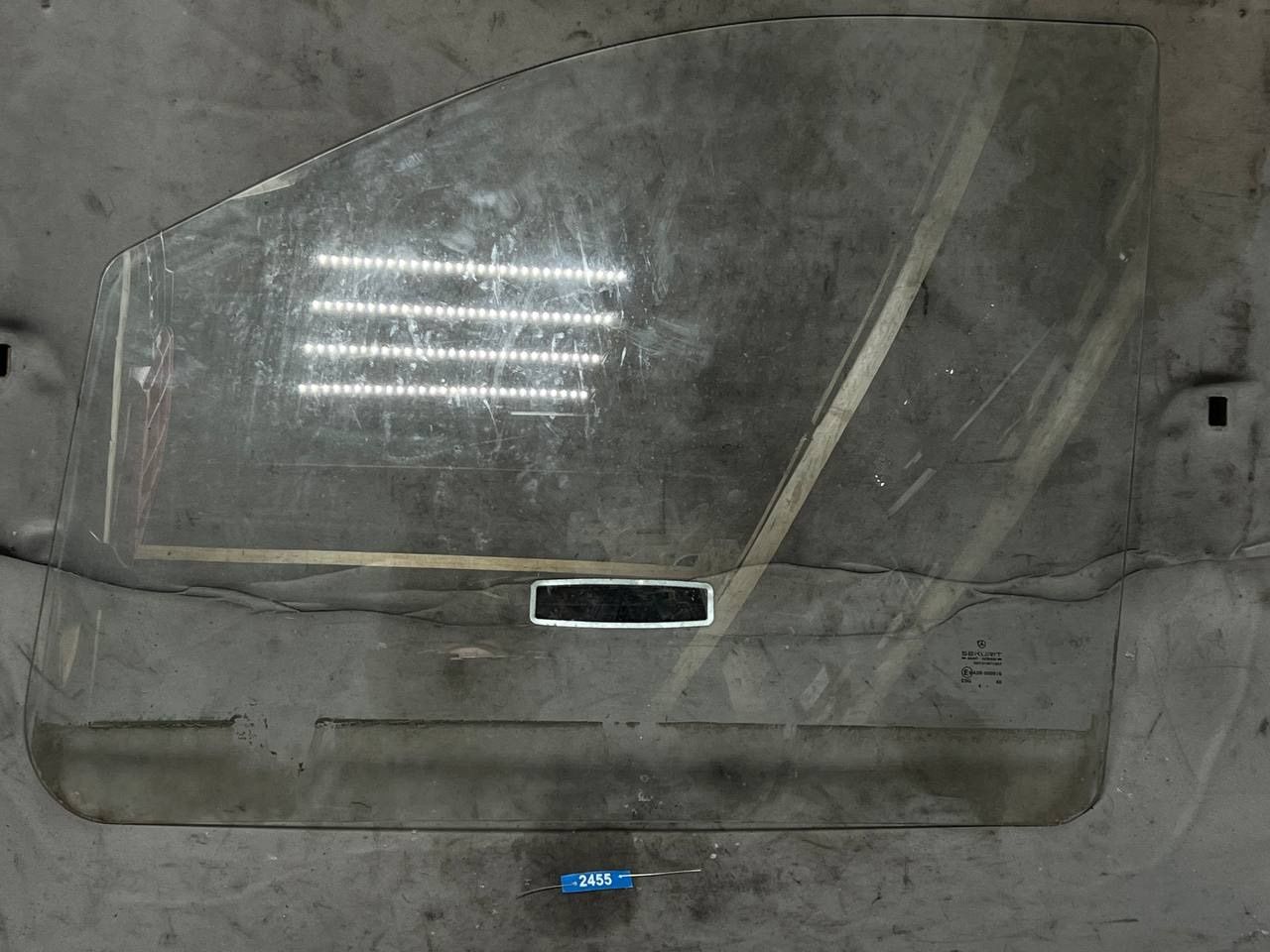 Mercedes Vito W639 — Стекло двери передней левой, фото 1