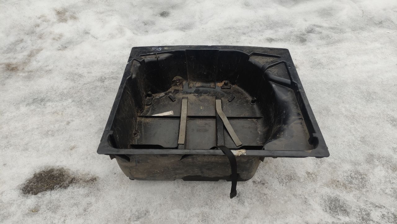 Ниша запасного колеса