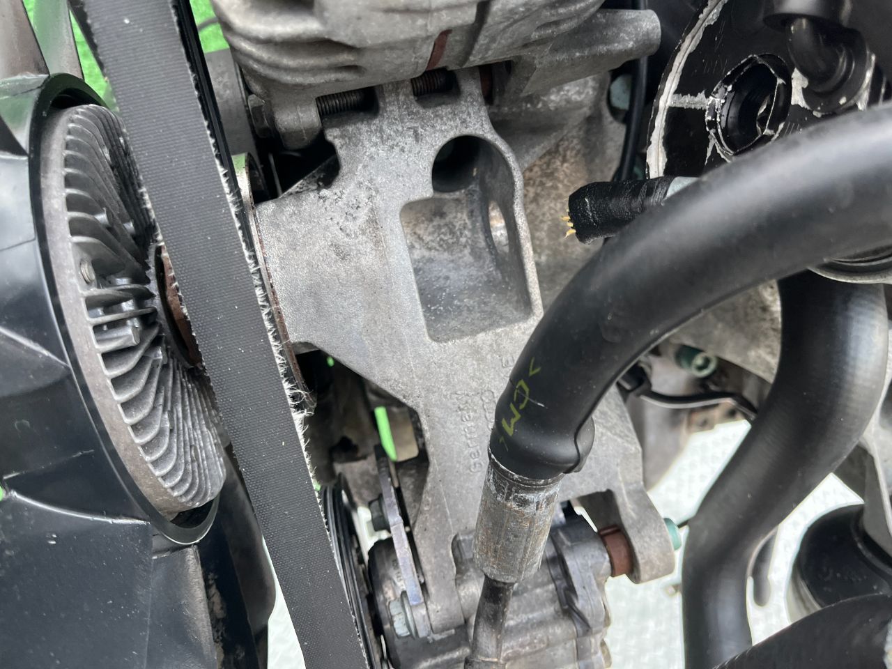 Кронштейн генератора