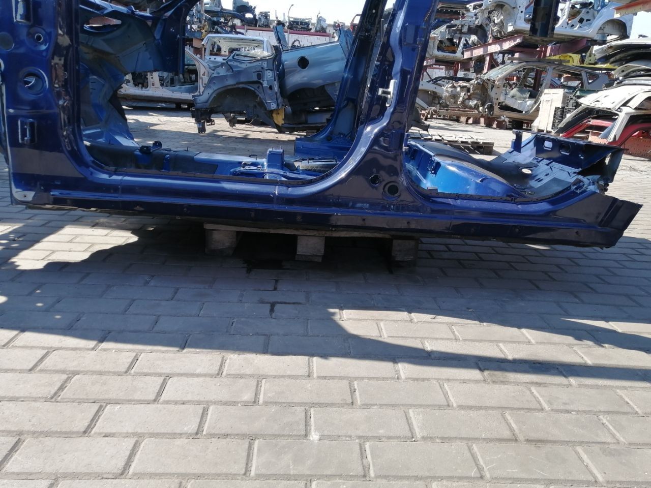 Порог левый 