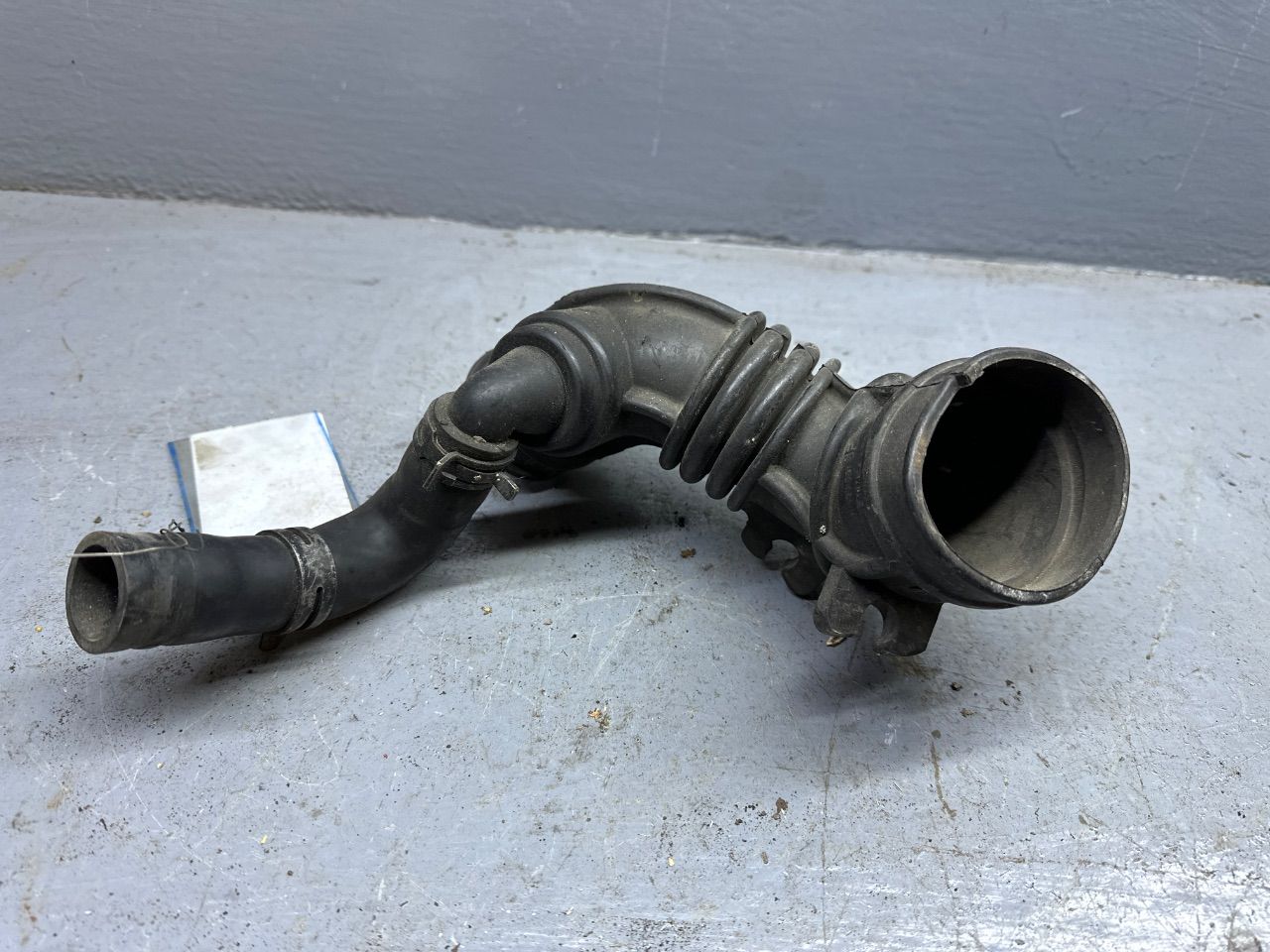 Патрубок воздушного фильтра