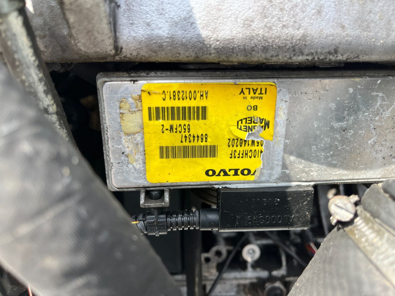 Двигатель Volvo V70 2л 2005 — фото 4