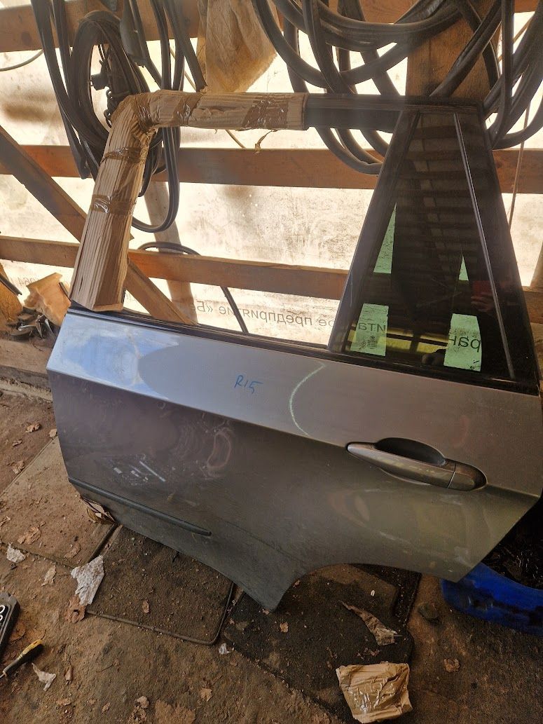 Дверь задняя левая