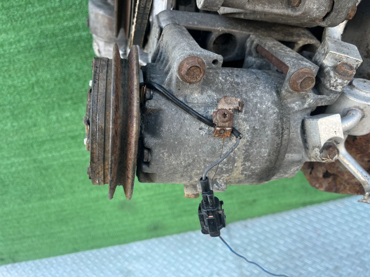 Двигатель Nissan Almera Tino 2.2л 2000 — фото 11