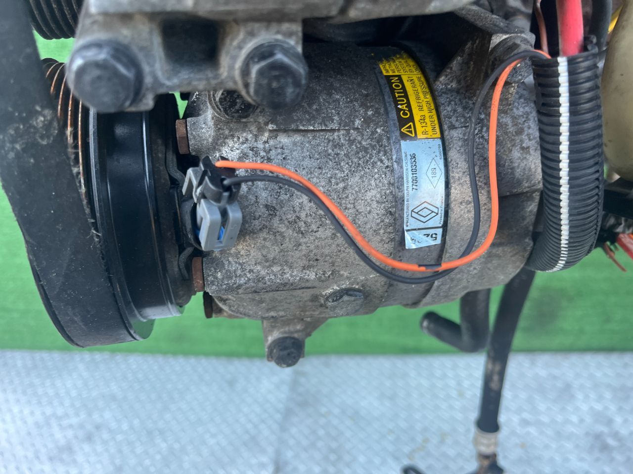 Двигатель Renault Clio 1.6л 2005 — фото 16