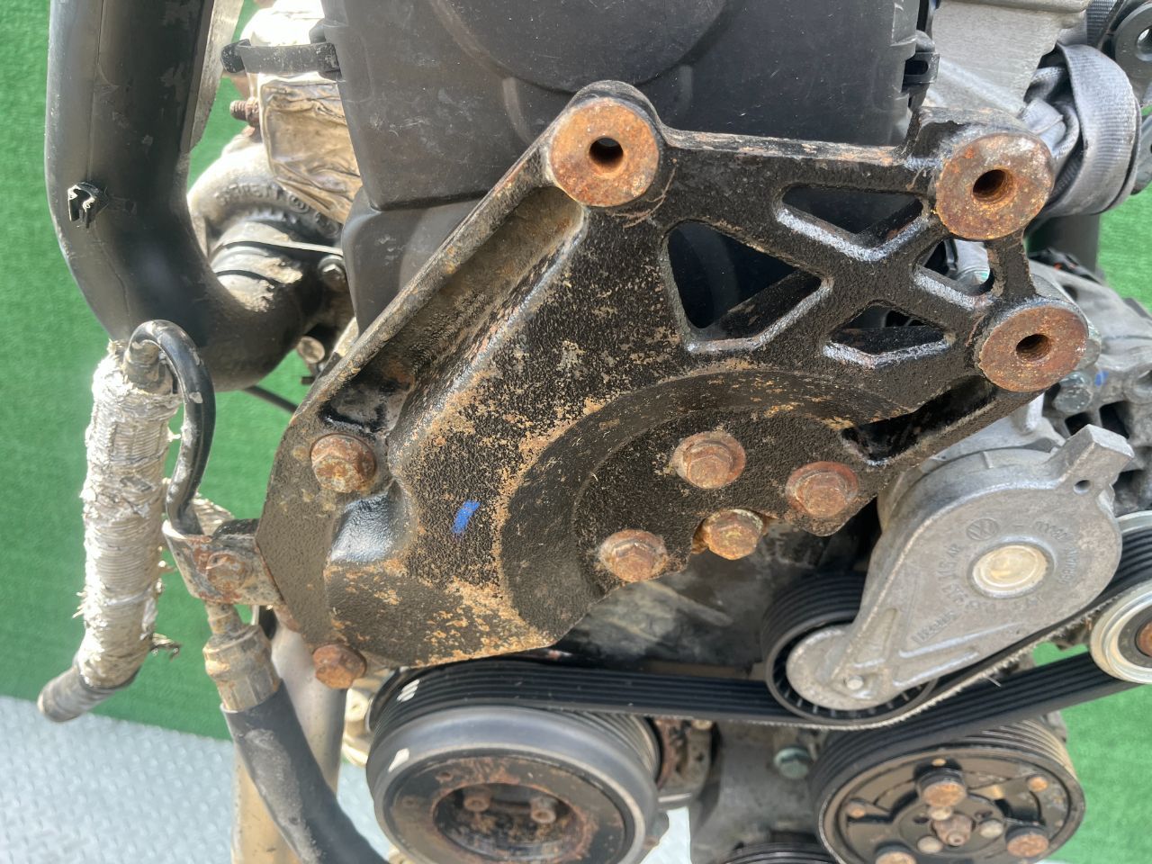 Кронштейн двигателя