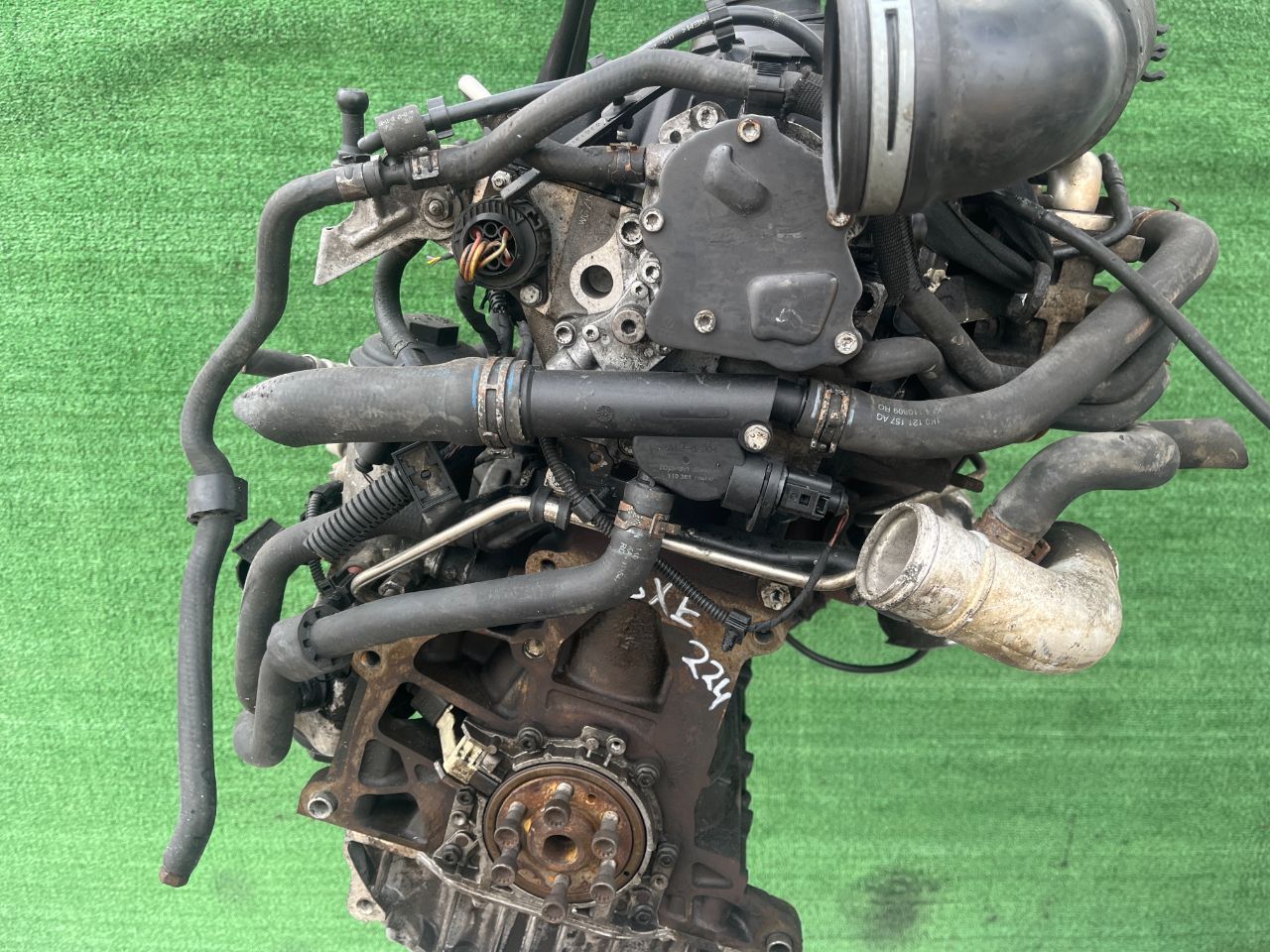 Двигатель Volkswagen Passat 1.9л 2006 — фото 10