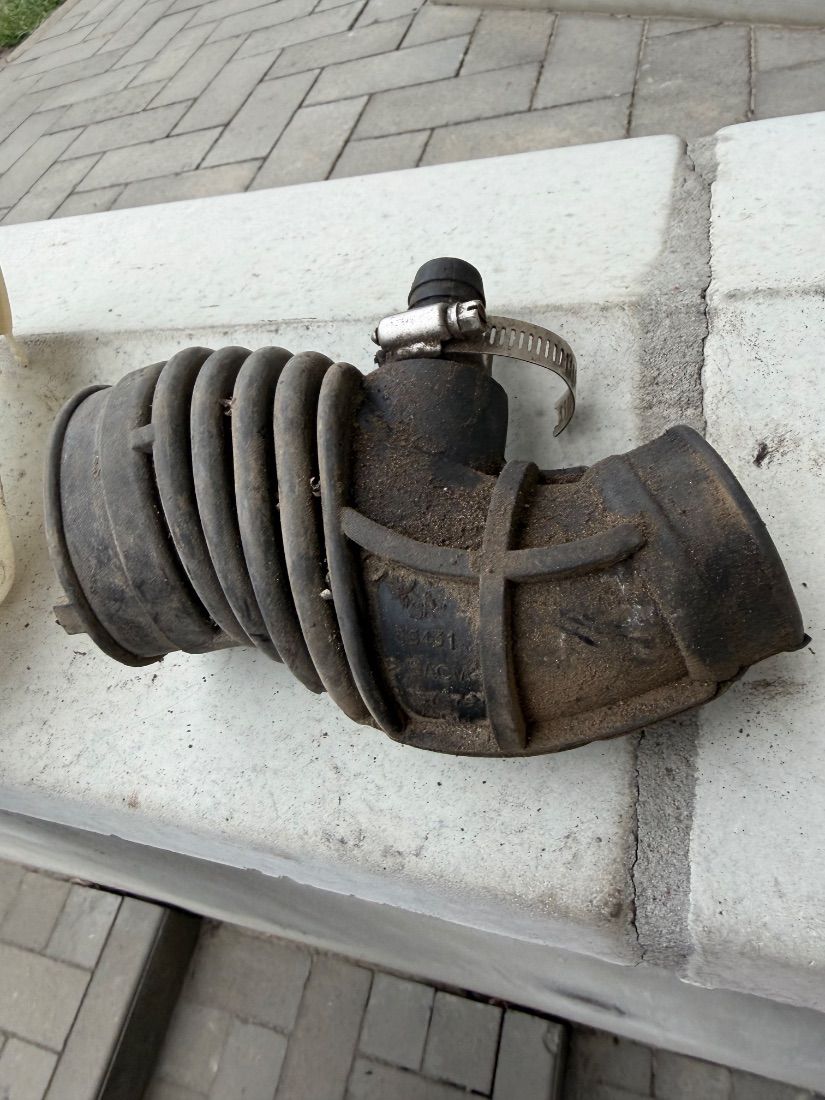 Патрубок воздушного фильтра