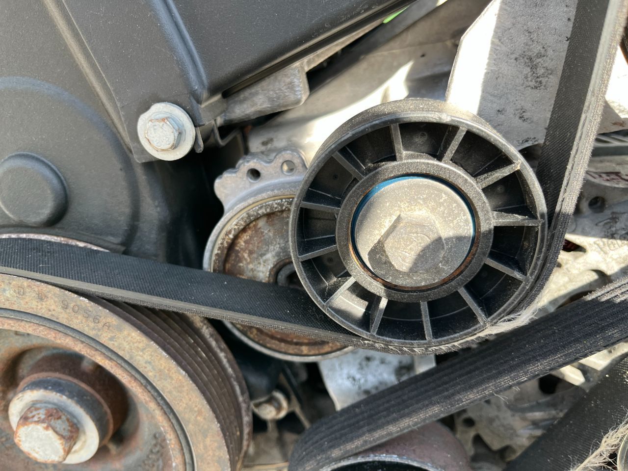 Натяжитель ремня генератора