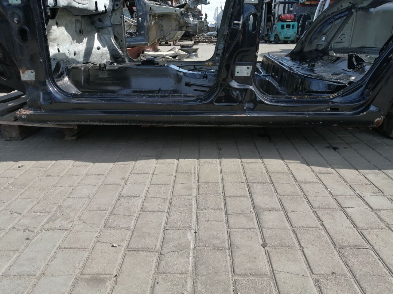 Порог левый 