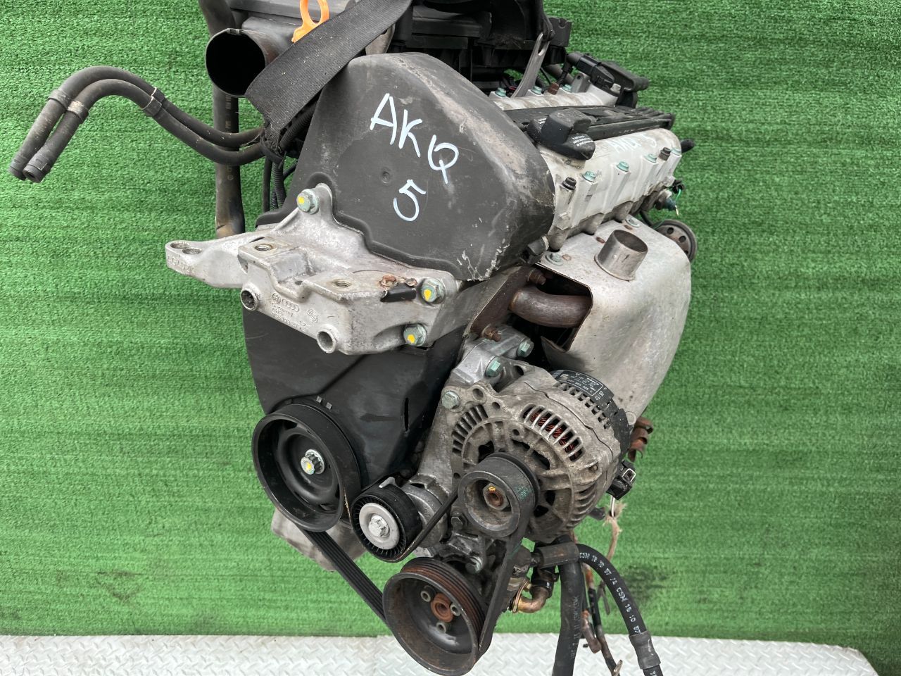 Двигатель Volkswagen Golf 1.4л 2000 — фото 4