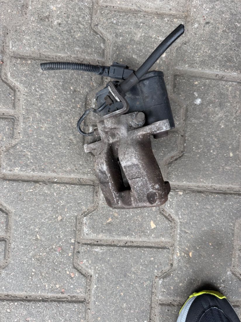 Суппорт тормозной задний правый