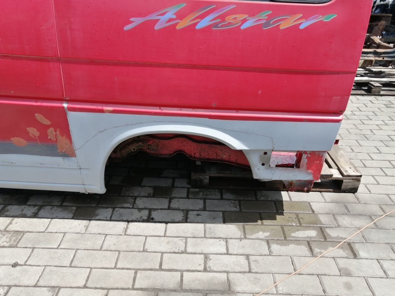 Крыло заднее левое