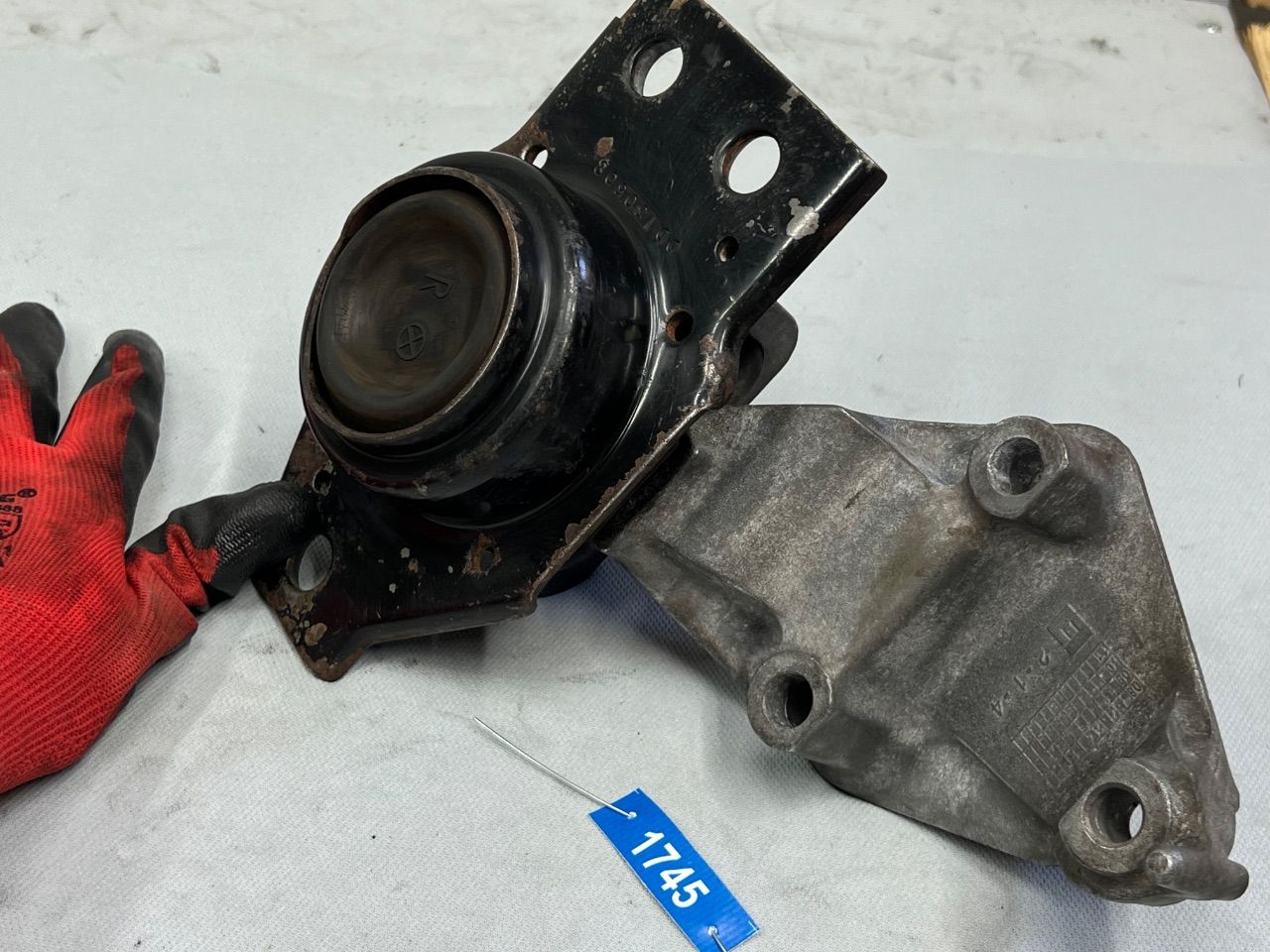 Nissan Qashqai 1 — Подушка двигателя, фото 1