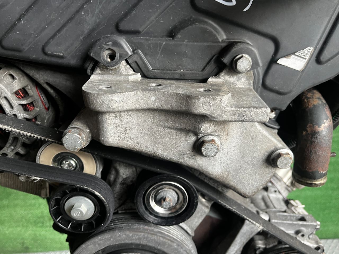 Кронштейн двигателя