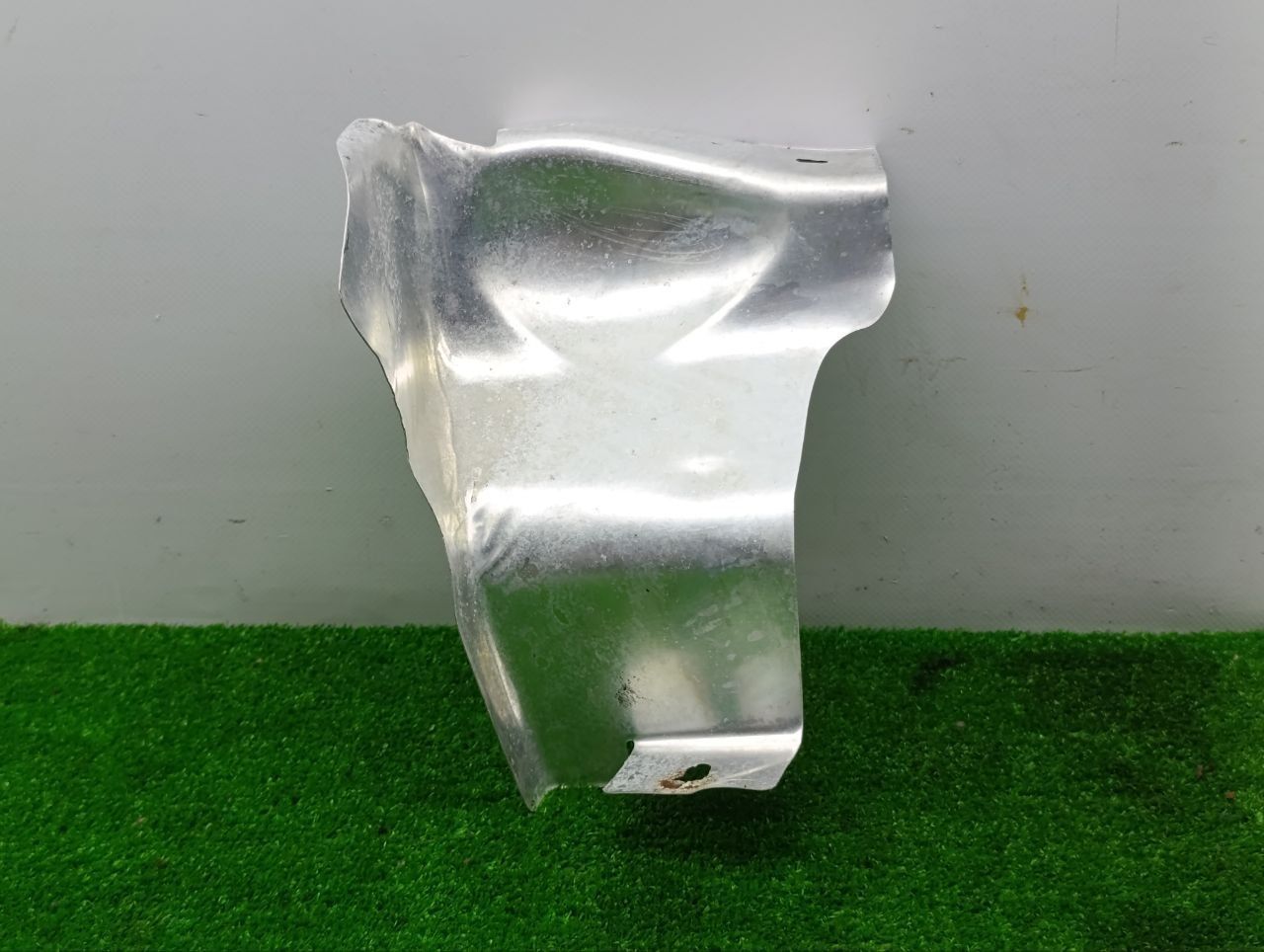 Тепловой экран глушителя